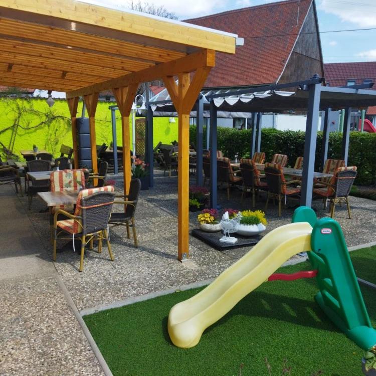 Hotel 4 Jahreszeiten Mit Restaurant Albstadt Ngoại thất bức ảnh