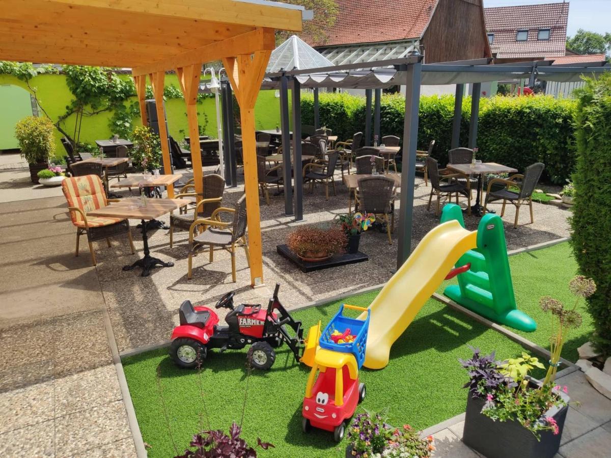 Hotel 4 Jahreszeiten Mit Restaurant Albstadt Ngoại thất bức ảnh