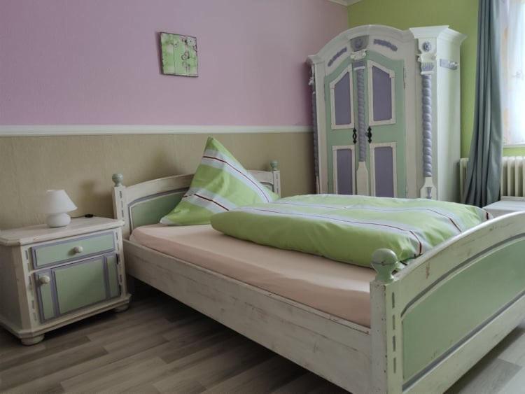 Hotel 4 Jahreszeiten Mit Restaurant Albstadt Ngoại thất bức ảnh