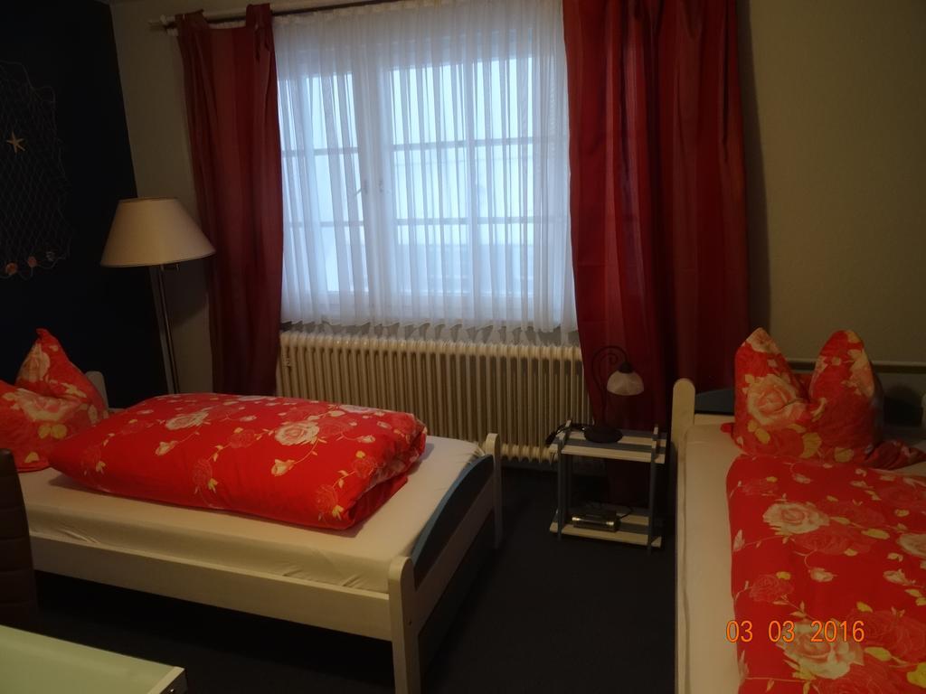 Hotel 4 Jahreszeiten Mit Restaurant Albstadt Ngoại thất bức ảnh