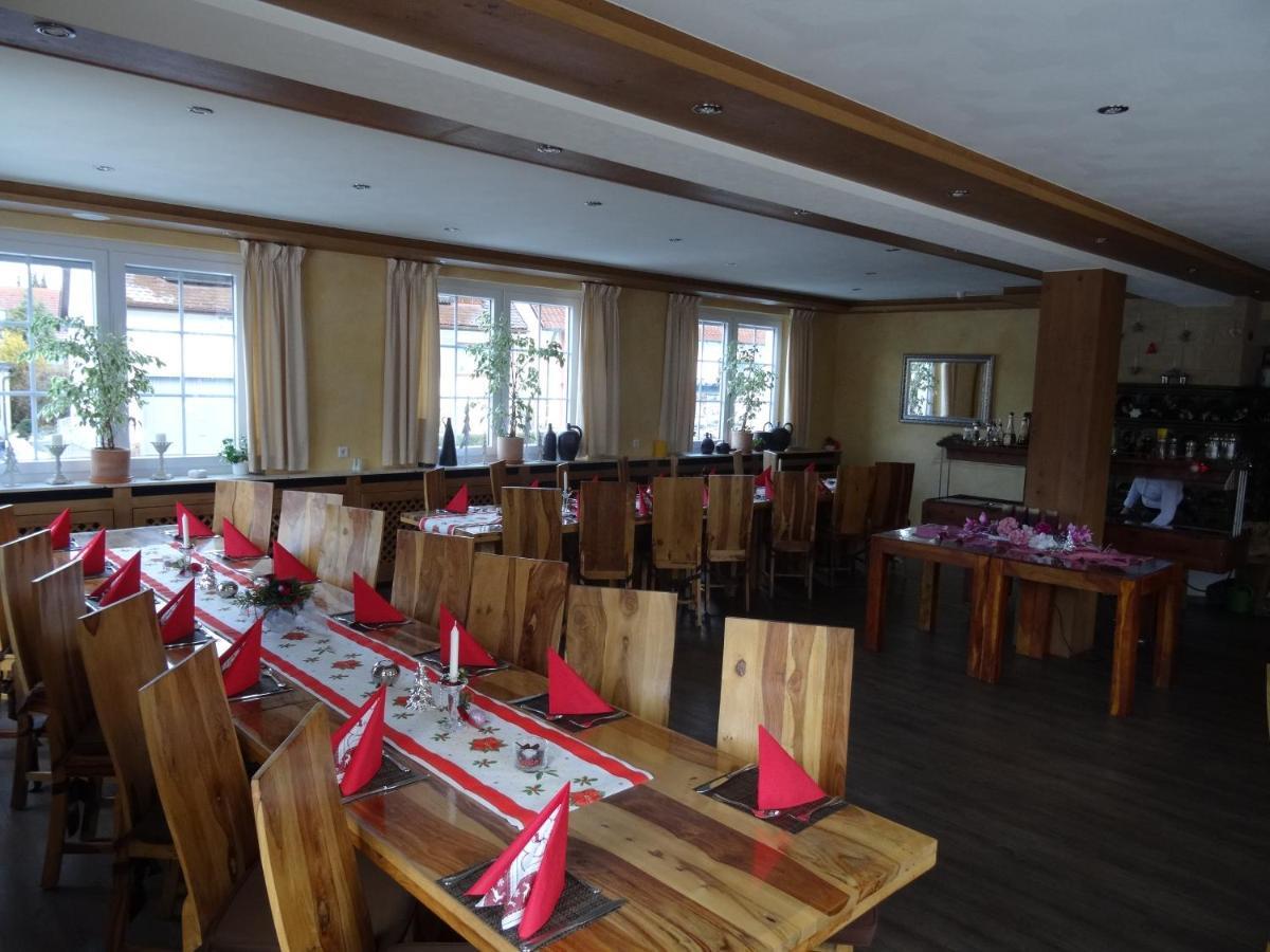 Hotel 4 Jahreszeiten Mit Restaurant Albstadt Ngoại thất bức ảnh